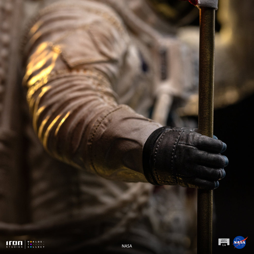 Statue Apollo 11 Astronaut - Nasa - Legacy Replica 1/4 - Iron Studios