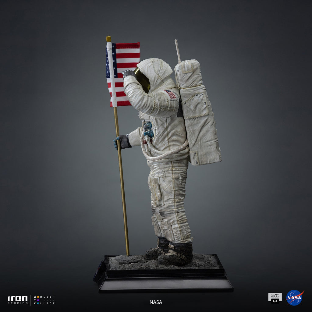 Statue Apollo 11 Astronaut - Nasa - Legacy Replica 1/4 - Iron Studios