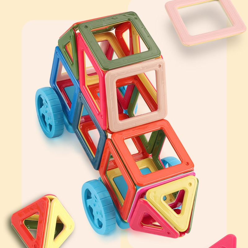 Magnetic Construction Kit with up to 377 pieces