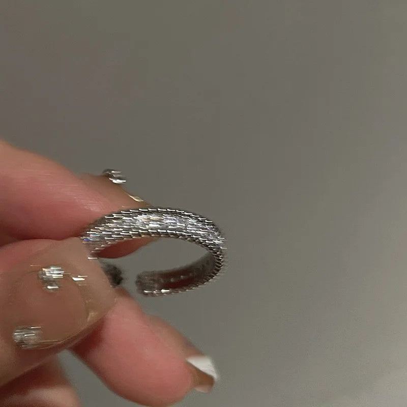 Fashion Contracted Design Women's Ring with Brilliant White Cubic Zirconia Wedding Party Daily Wearable Statement Jewelry Gifts
