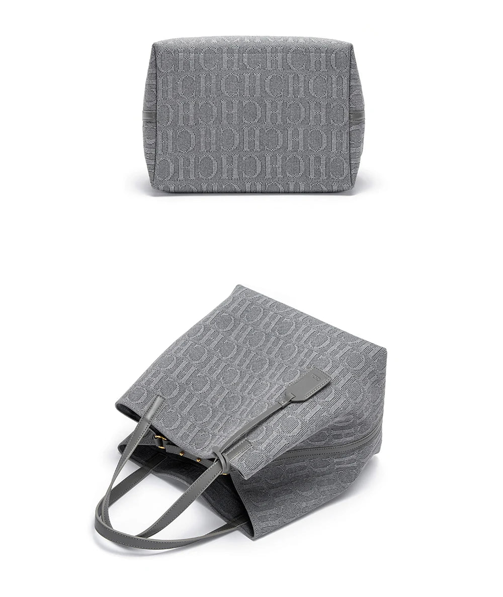 CHCH Winter Luxury Brand Fashion Printed Women's Handbag Large Capacity Travel Commuting Multi functional Large Capacity Handbag