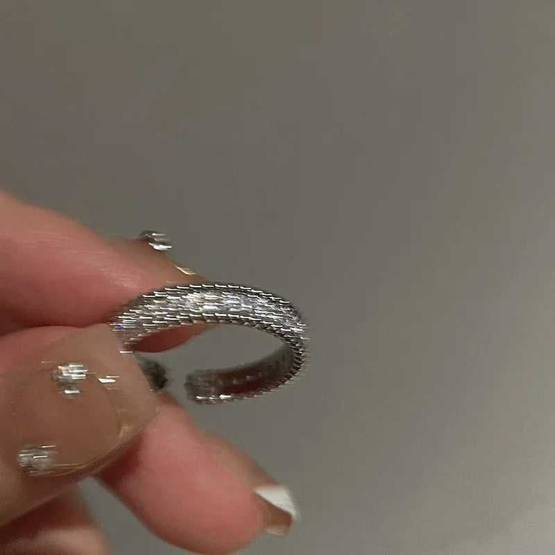 Fashion Contracted Design Women's Ring with Brilliant White Cubic Zirconia Wedding Party Daily Wearable Statement Jewelry Gifts